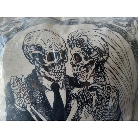 NWT NIB Cynthia Rowley Newly Dead Couple 18x18 Halloween Gothic Feather Pillow - Picture 1 of 12